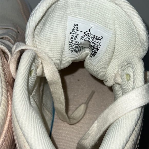 Sail/Orange Quartz/White/Orange Air Jordan 1 Mid SE 'Corduroy' Size 7.5 - Picture 7 of 9